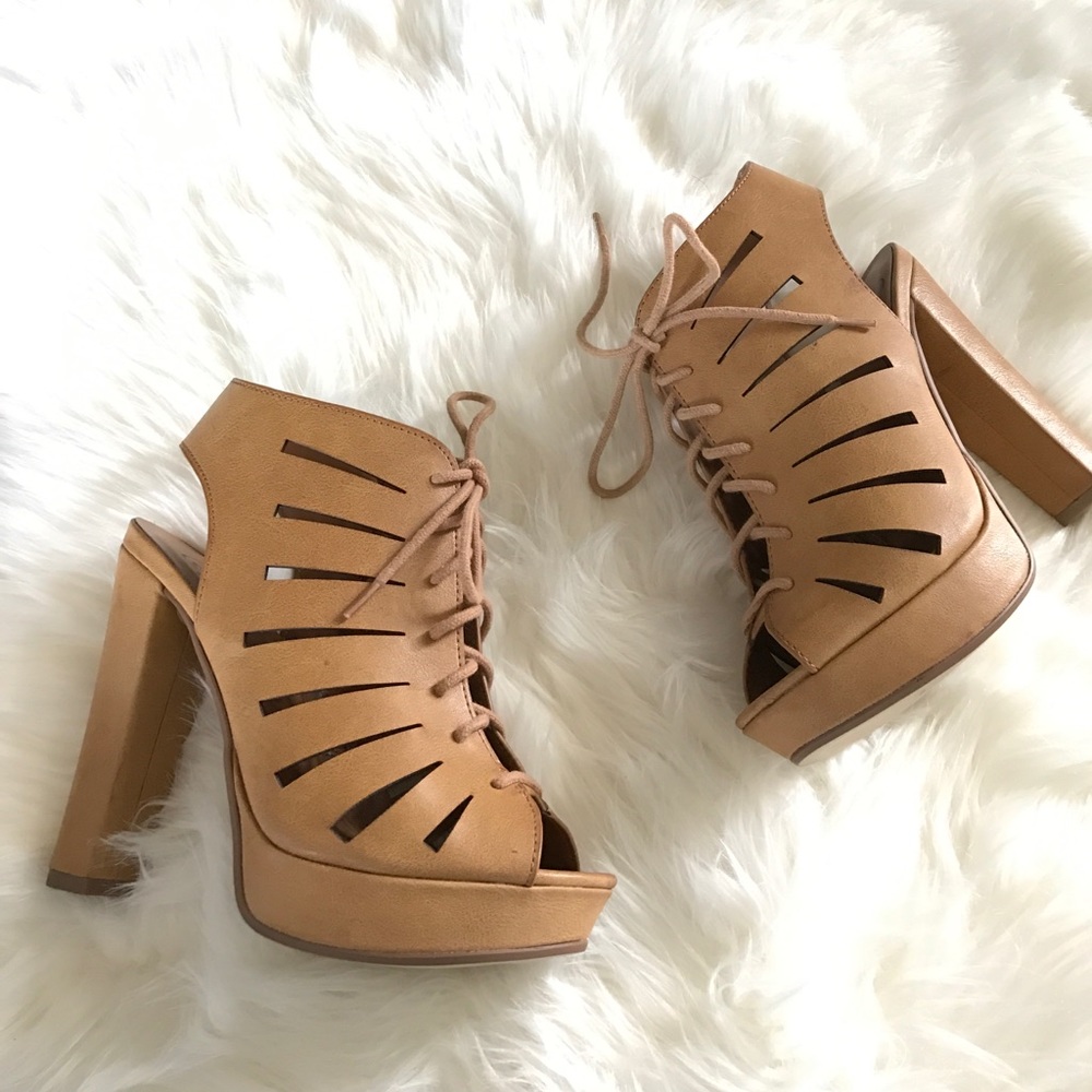 Peep Toe Thick Heel Lace Up Platform Pumps - Picture 4 of 5