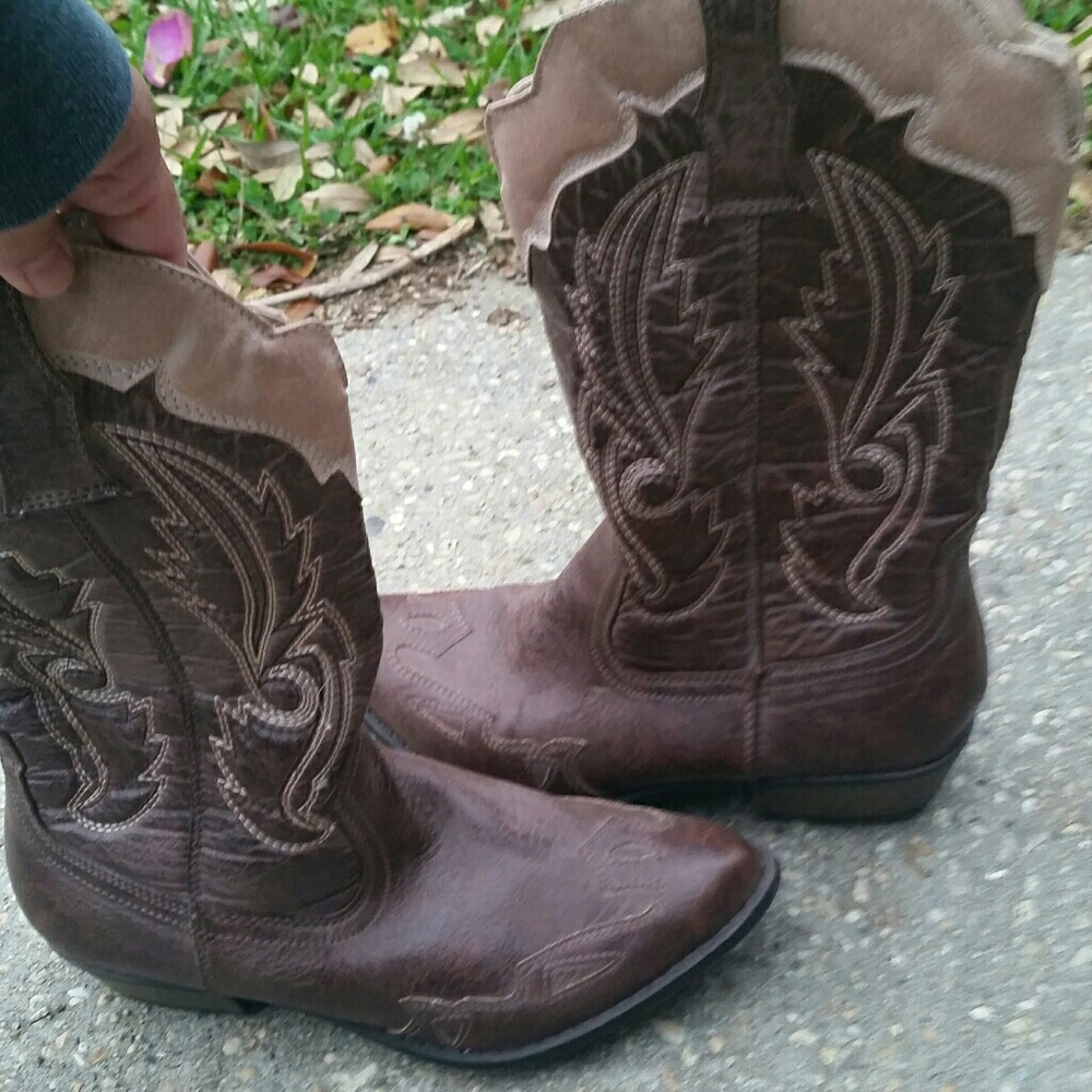 Coconut cowboy boots