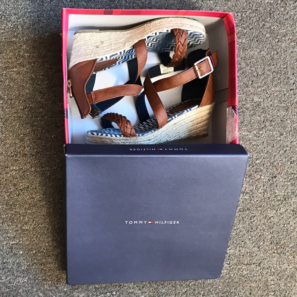 Tommy Hilfiger wedges. Kids size 4. Original box.