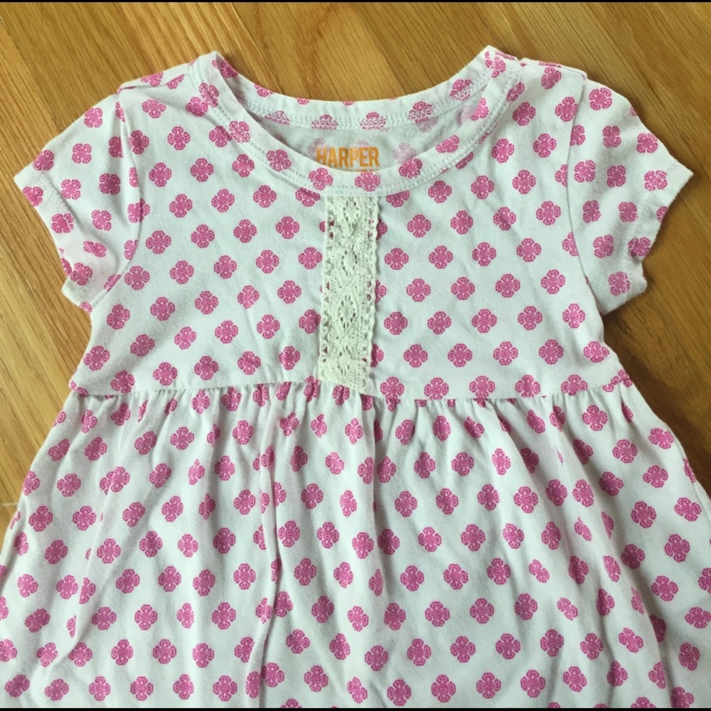 Adorable Harper Canyon pink scallion flow shirt.