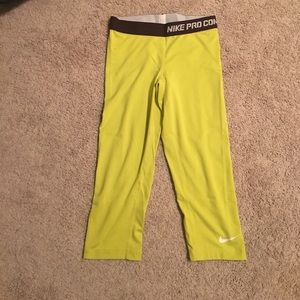 NIKE pro combat Capri pant