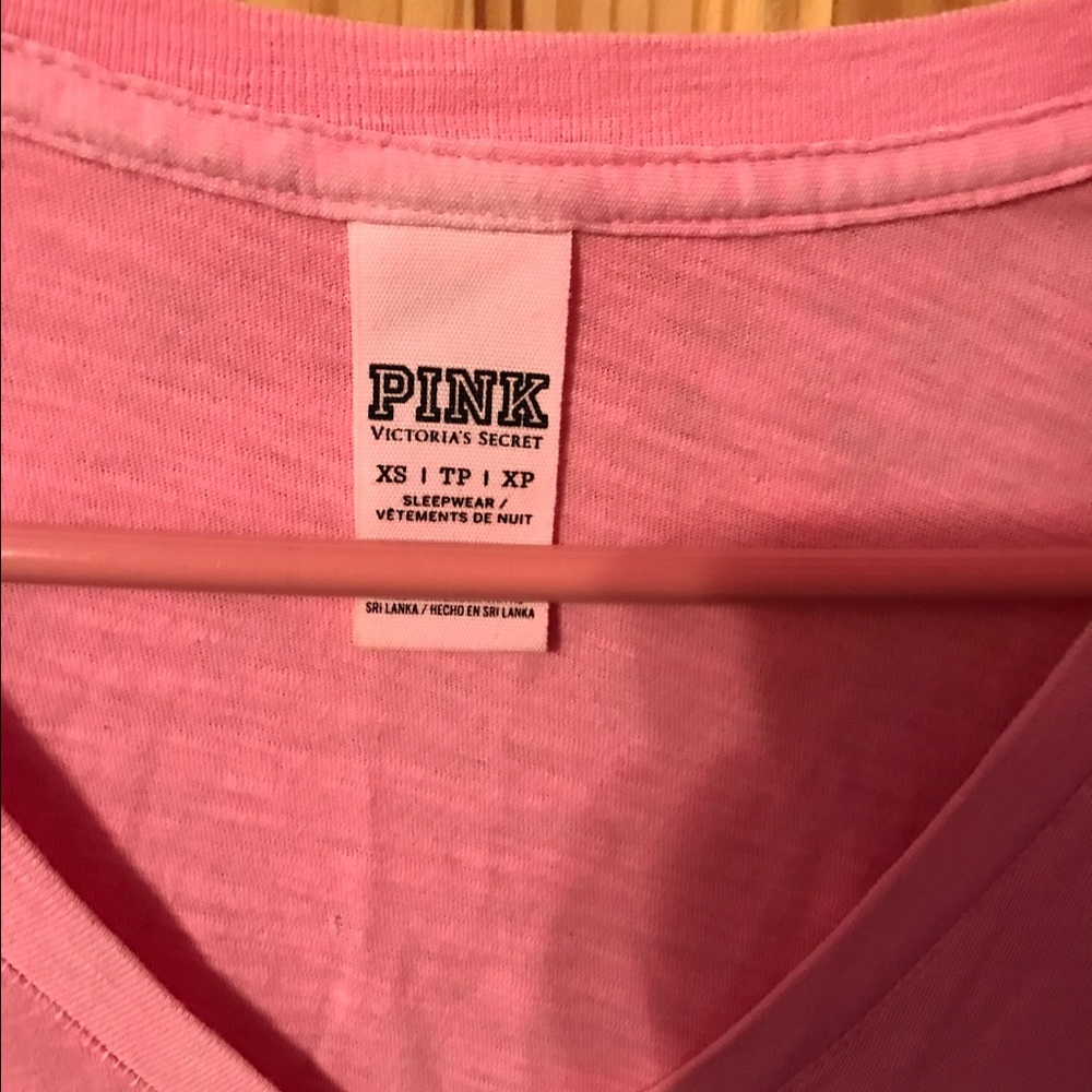 Vs pink t shirt . Pink. Used.