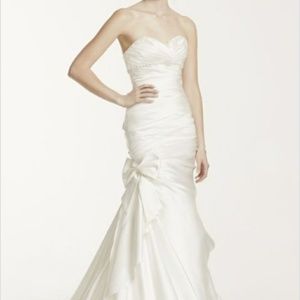 Ivory wedding dress