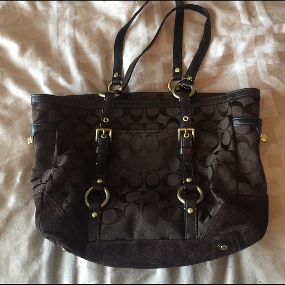 Brown coach shoulder bag with gold hardware - Picture 1 of 6