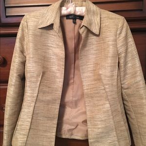 Kaspar fully lined size 6 suit jacket.