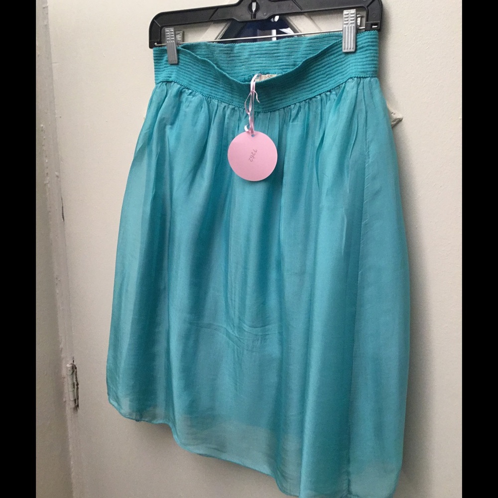 Elastic waist skirt