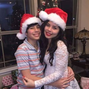 Meet your Posher, Juana ivis