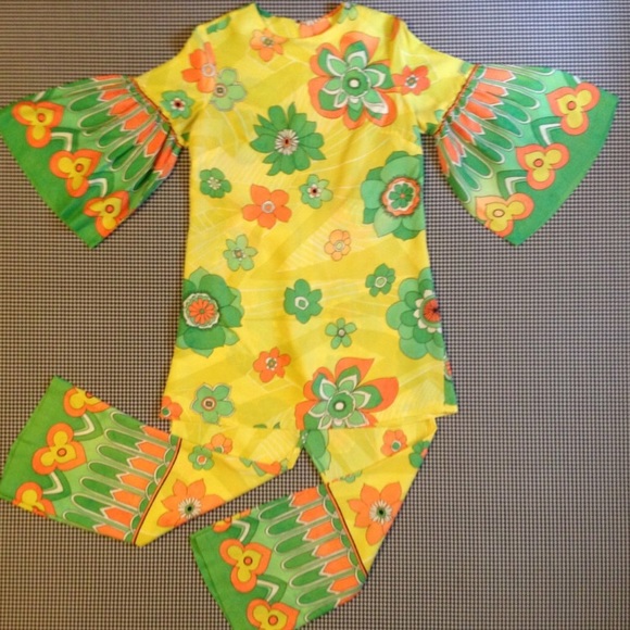 Vintage set. Flower power. Bell bottoms or flares. - Picture 1 of 4