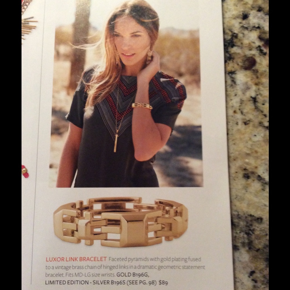 Stella & Dot gold bracelet