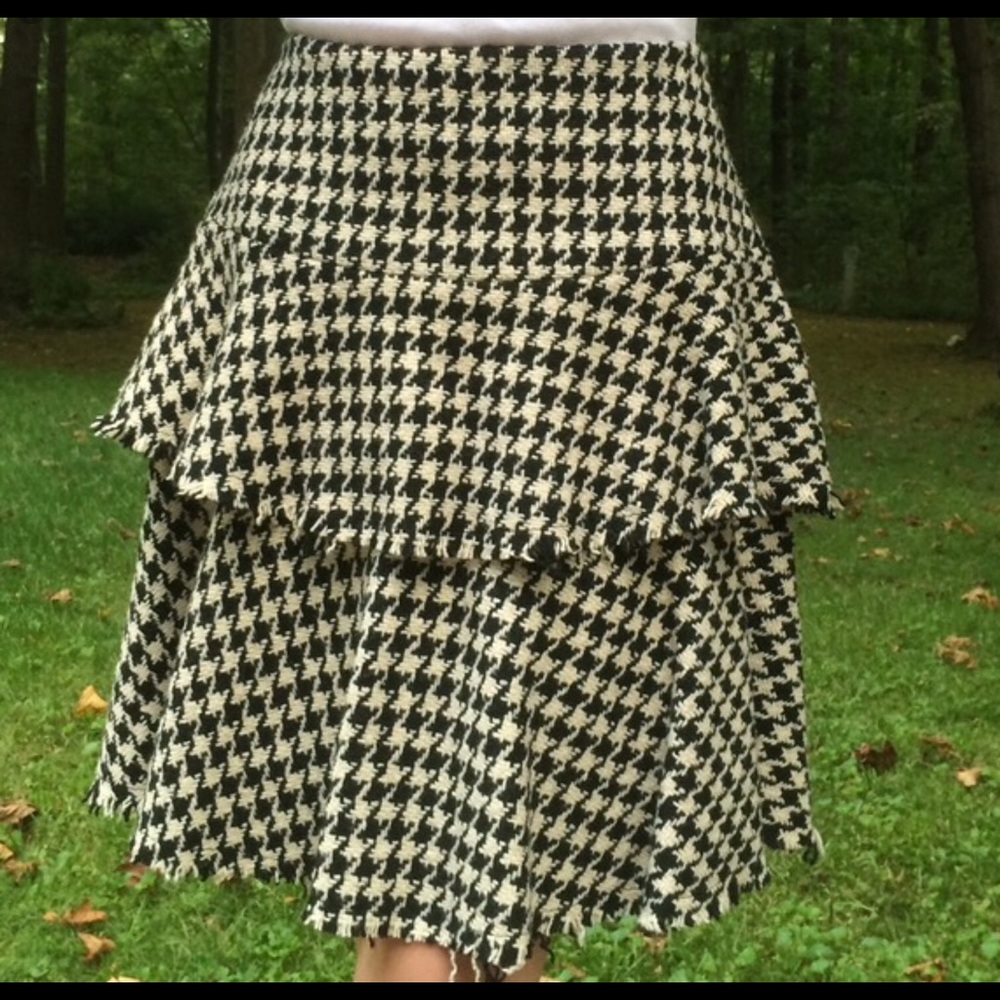 ❌SOLD❌Trina Turk houndstooth layered skirt
