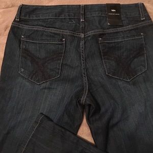 Mossimo Jeans size 4 inseam 32. NWT dark wash