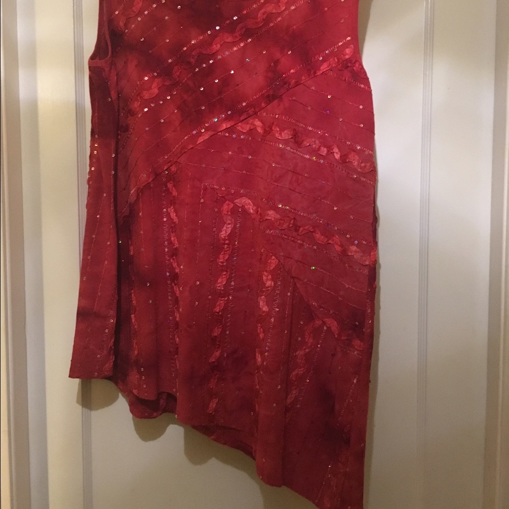 Asymmetrical sleeveless shirt