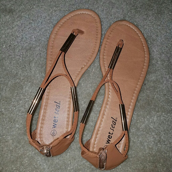Brown Sandals - Picture 1 of 3