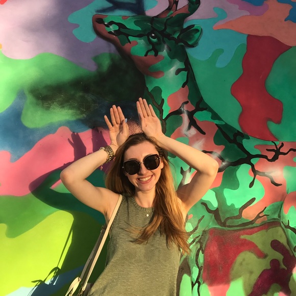 Meet your Posher, Sofia - Picture 2 of 4