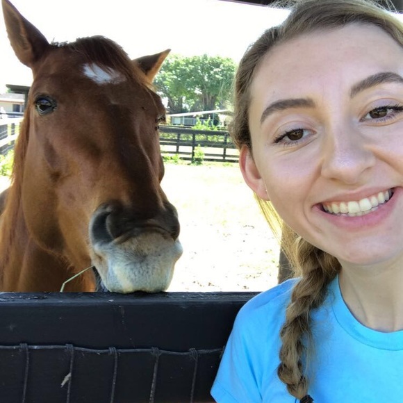 Meet your Posher, Sofia - Picture 4 of 4