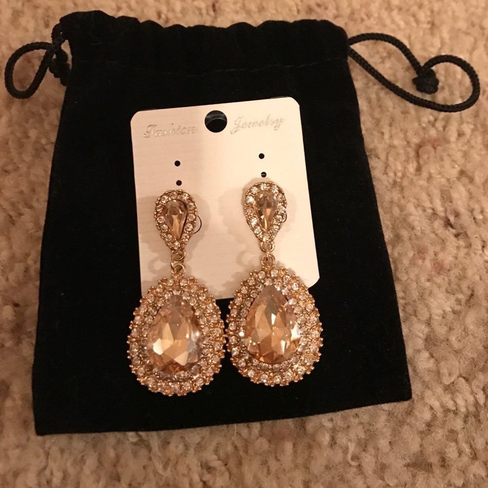 Glamorous earrings