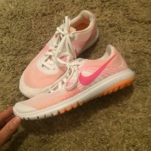 Nike Flex pink/orange tennis shoes