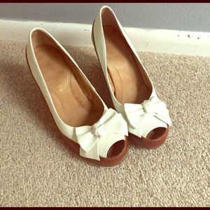 Aerosoles Peep Toe espadrille