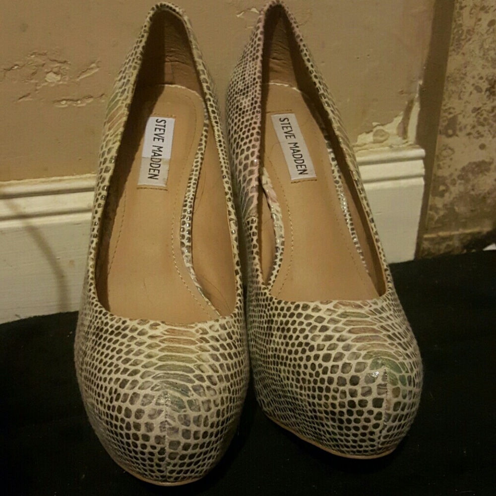 Subtle rainbow faux snake skin heels