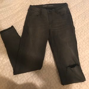 Gray distressed stretch jeans