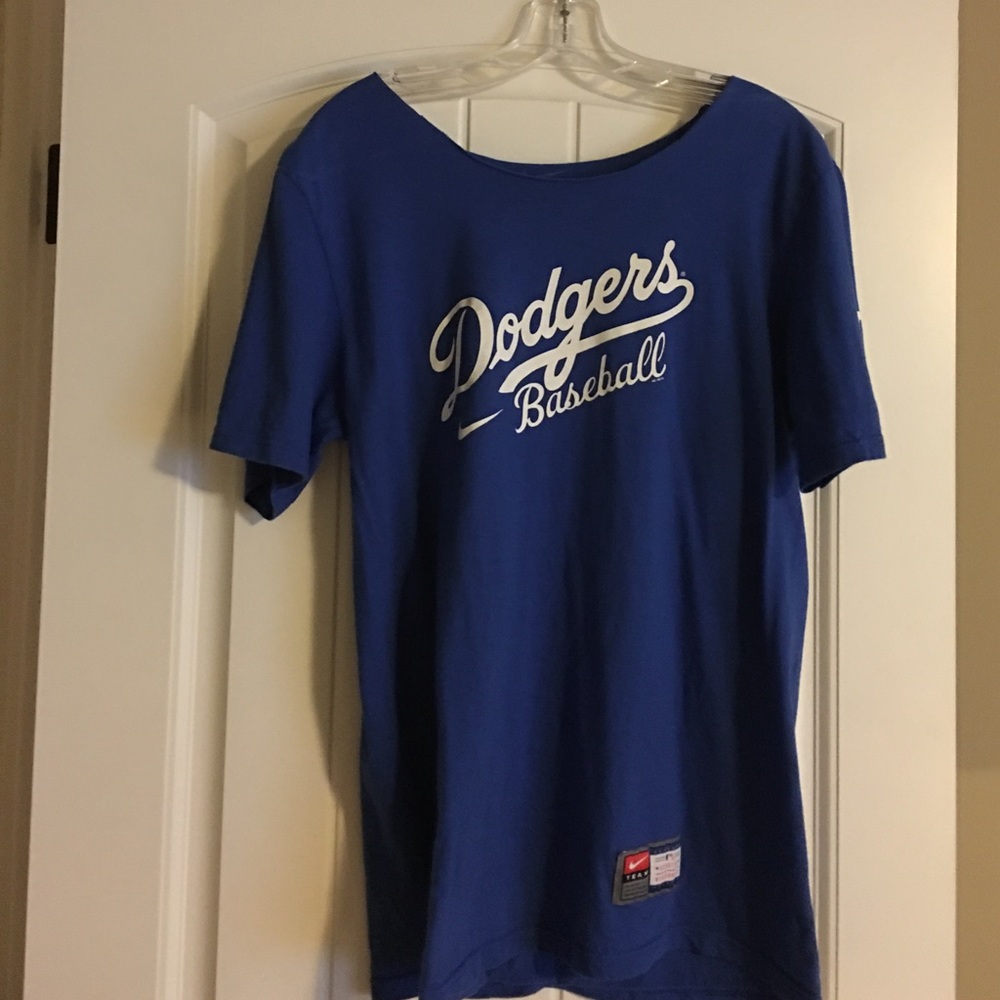 Baseball tee