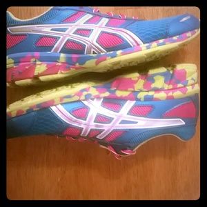 No Buy!! Women's Aasics Shoes