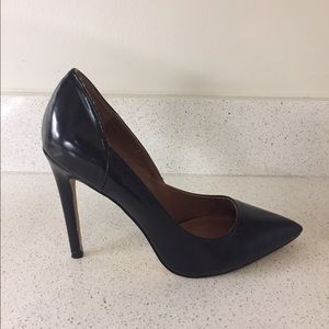 Steve Madden black pumps - worn once