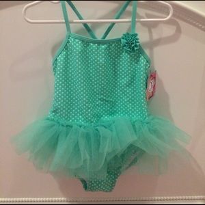 NWT Toddler swimsuit 3t