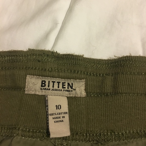 Capris - Picture 3 of 3