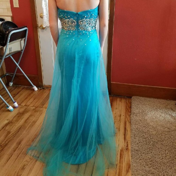 Prom dress - Picture 2 of 2