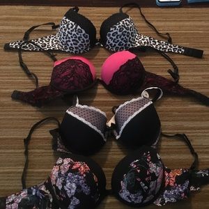 Set of 4 h and m bras