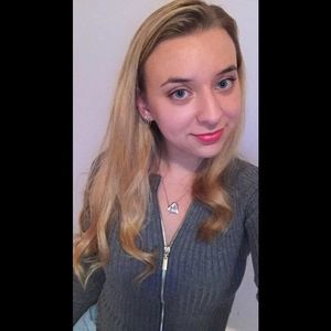 Meet your Posher, Katelyn