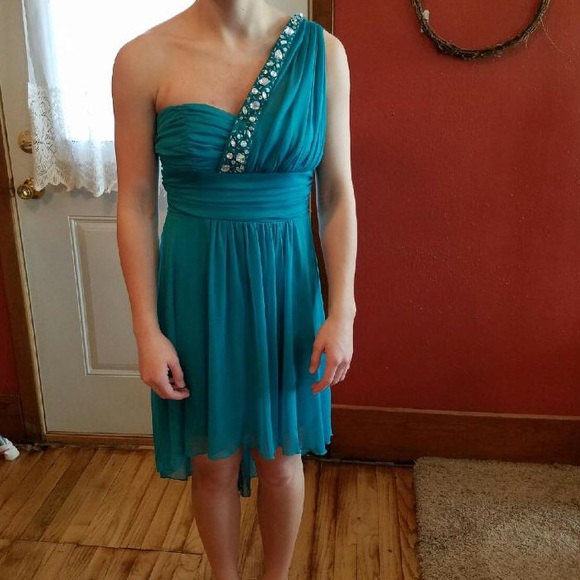 Homecoming dress - Picture 1 of 1