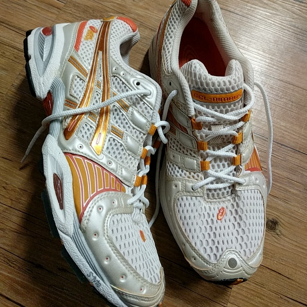 Asics Gel-Nimbus tennis shoes