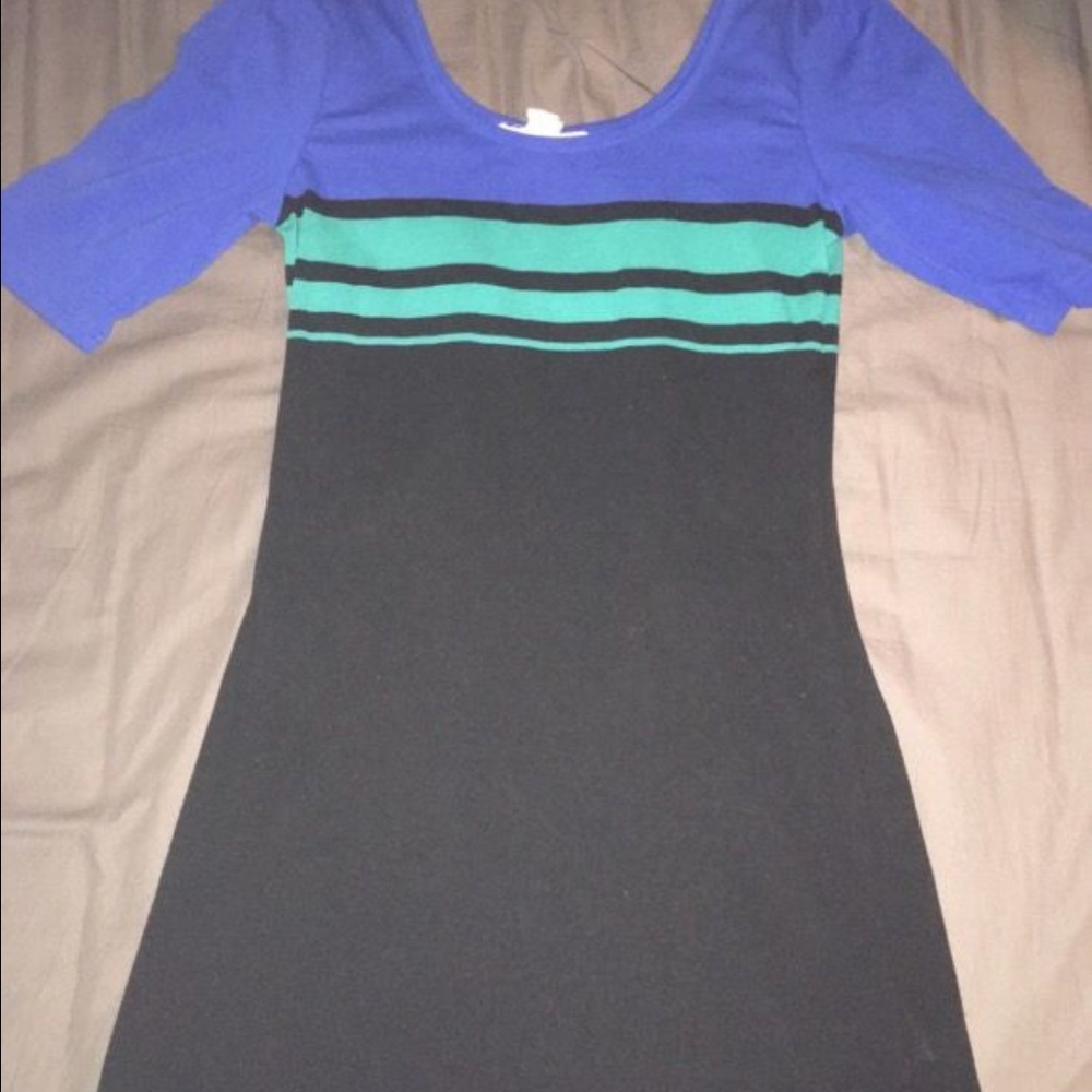 dresses - Picture 2 of 5