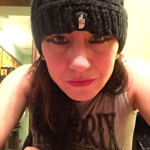 Meet your Posher, Nicole - Picture 2 of 3