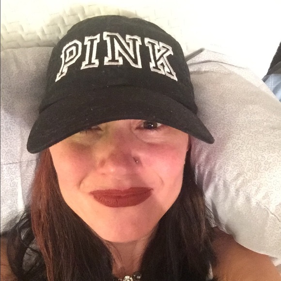 Meet your Posher, Nicole - Picture 3 of 3