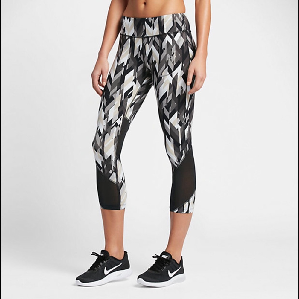 NWOT Nike Power Epic Lux Printed Running Crops