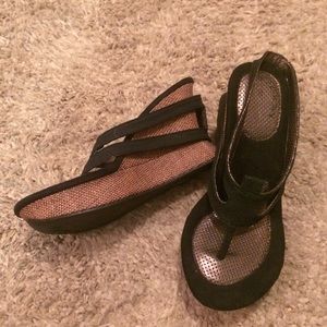 Black and Brown Modzori Wedges