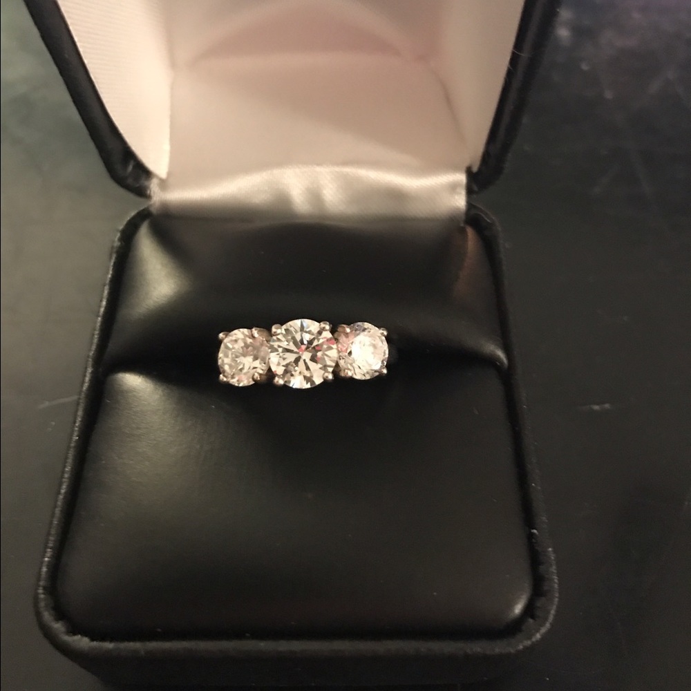 Sterling silver 3 stone ring (CZ)