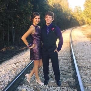 Meet your Posher, Dakota