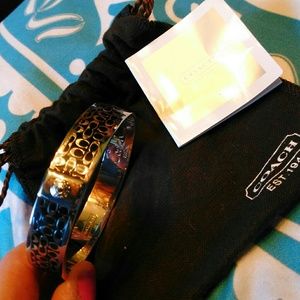 ❤-sold-❤AUTHENTIC COACH BANGLE BRACELET