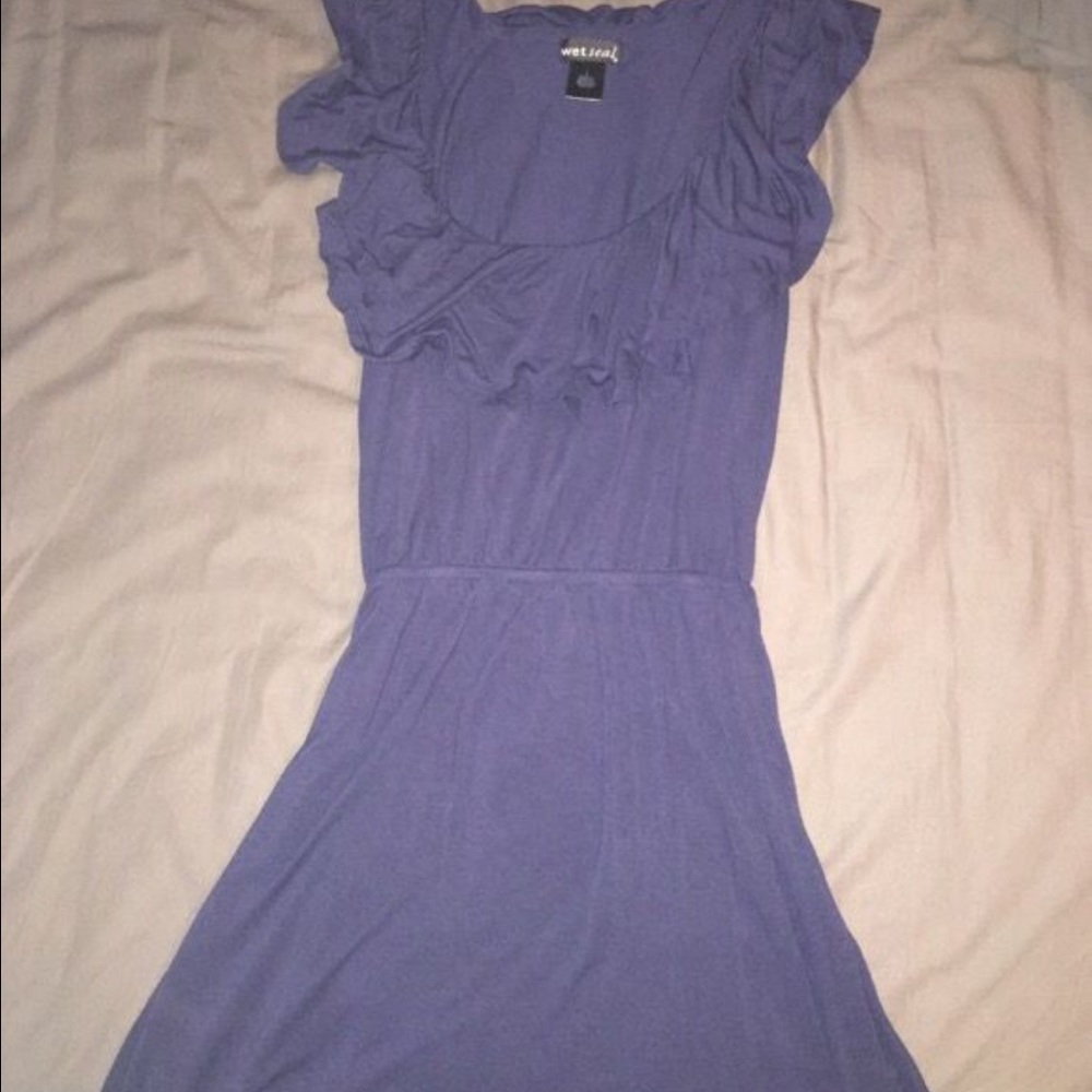 dresses - Picture 2 of 5