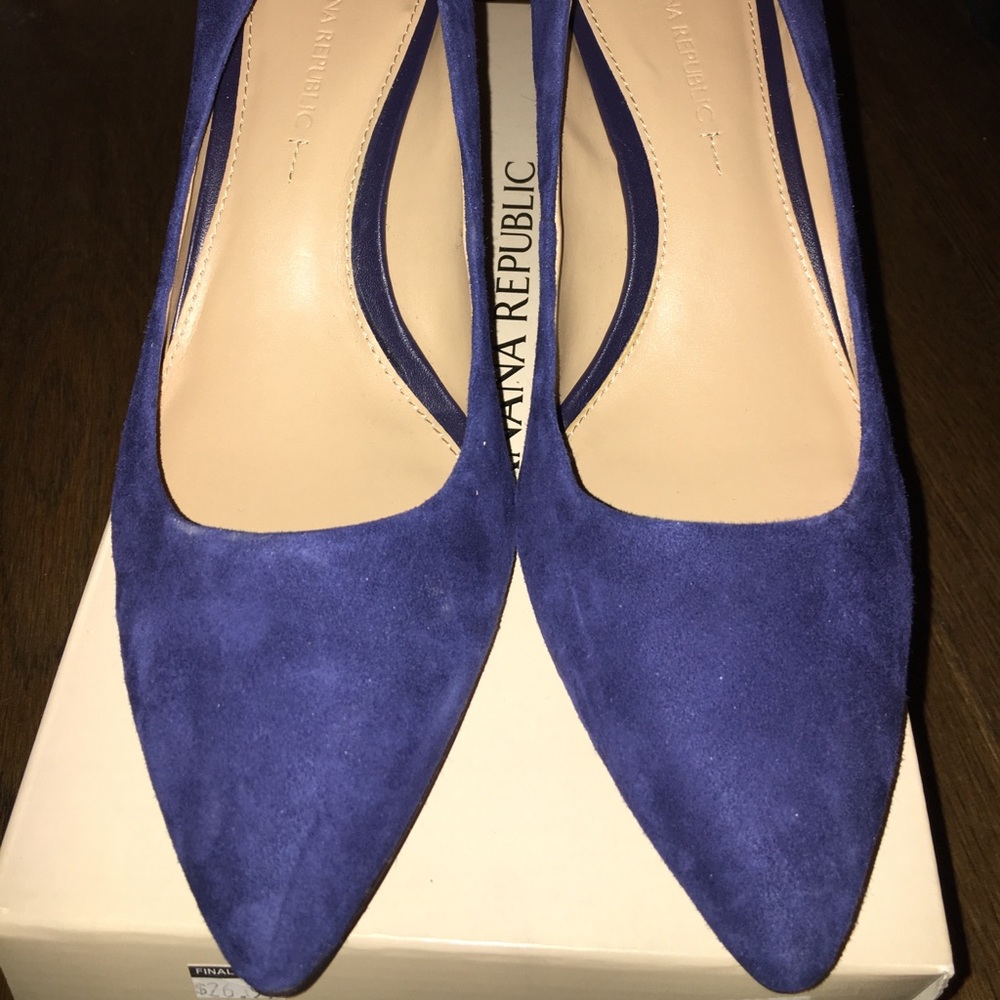 Navy blue suede women's brand new  heeled shoes.