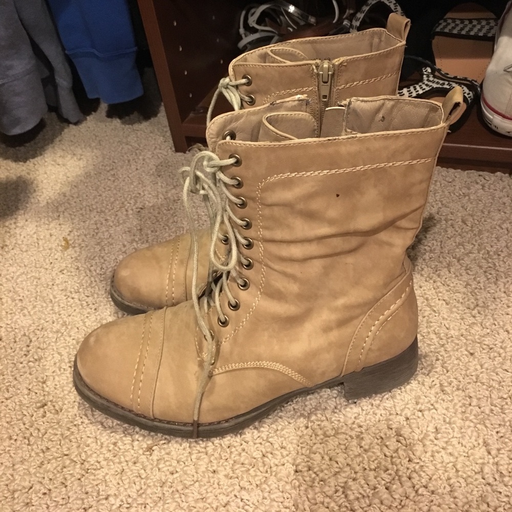 Cathy jean combat boots - Picture 2 of 3