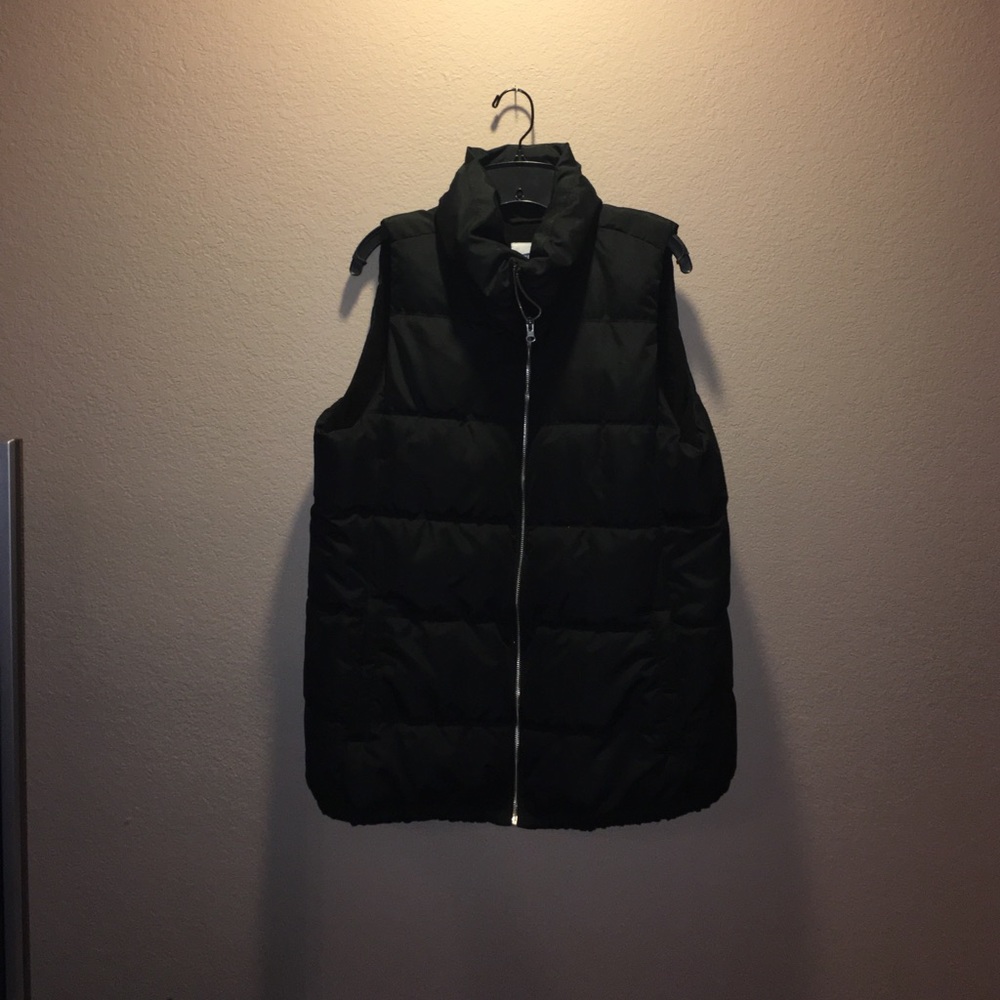 Old Navy XL Tall black puffer vest