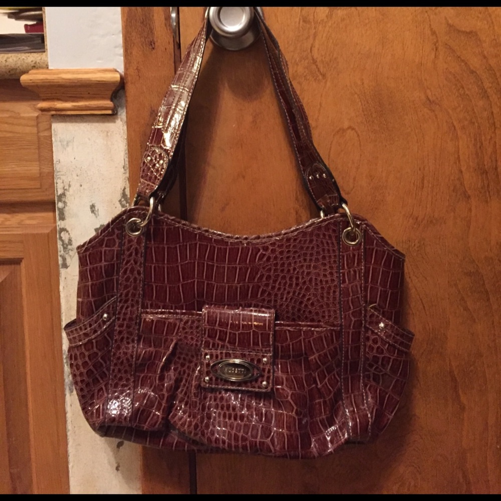 Brown shoulder bag