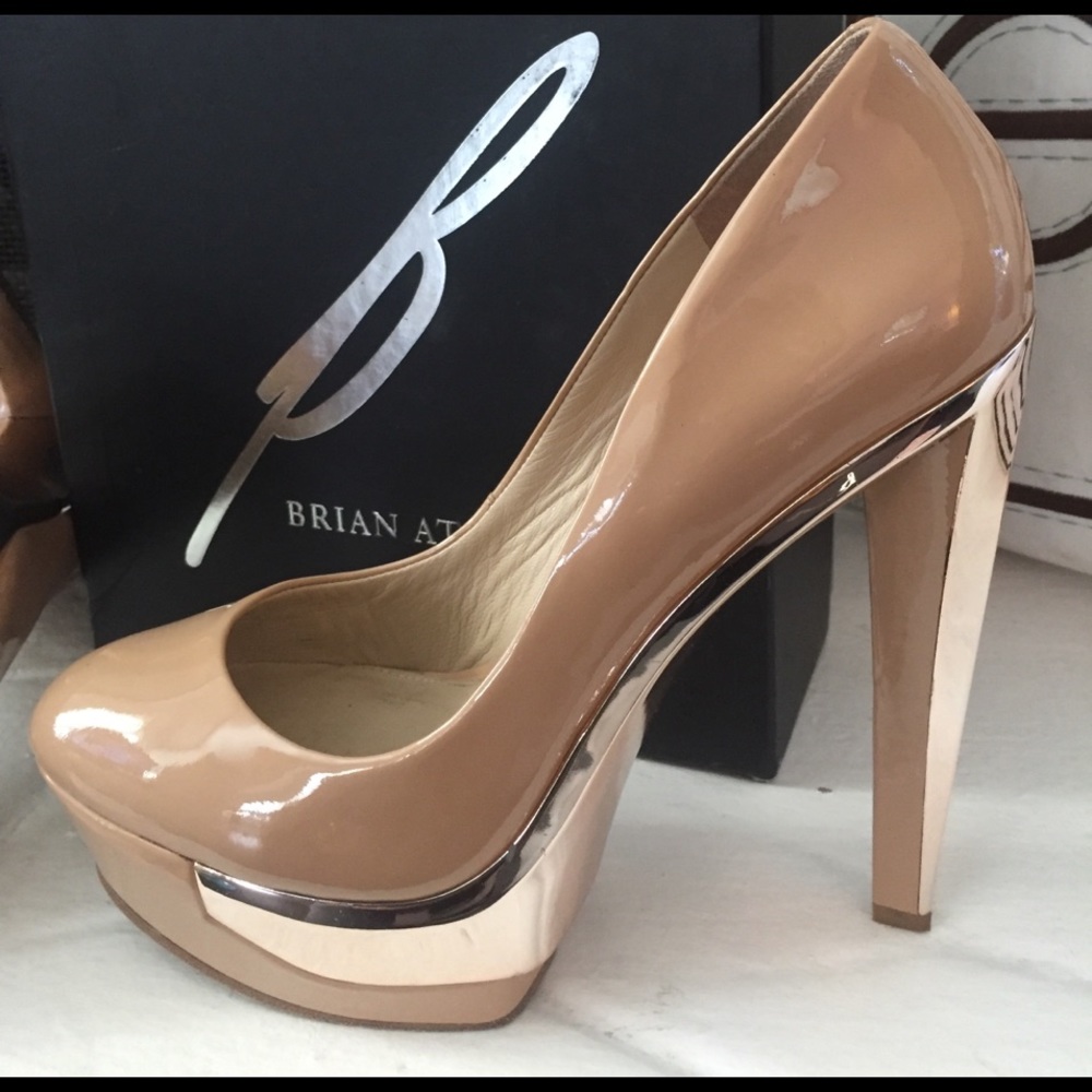 Beautiful Brian Atwood pump  diva high heel.