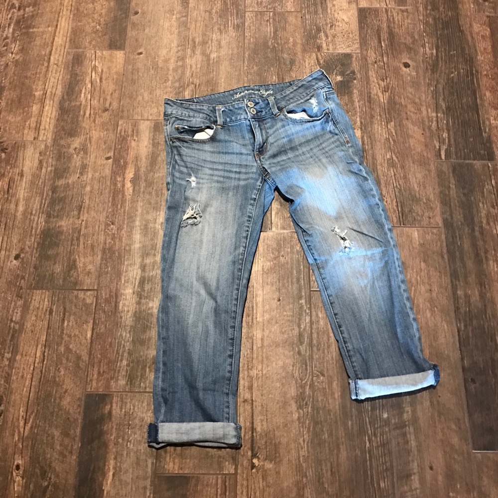 American Eagle Torn Capri jeans
