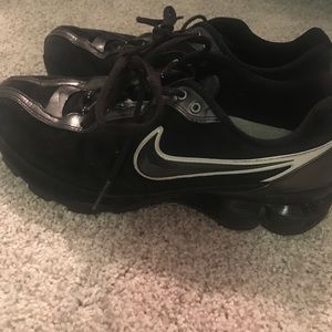 Nike shocks size 9